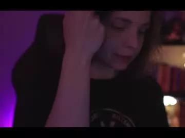 running_with_the_wolves from Chaturbate