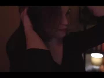 running_with_the_wolves from Chaturbate