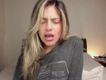 s_u_n_r_i_s_e_e from Chaturbate