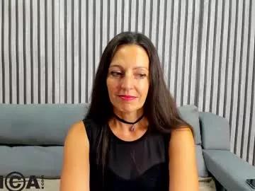 sara_leewis from Chaturbate