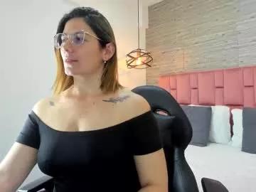 sarahdeyvis from Chaturbate