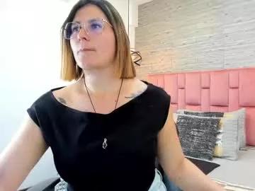 sarahdeyvis from Chaturbate