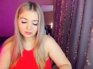 sarahmils from Chaturbate