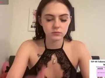 sarahxaoliver1 from Chaturbate