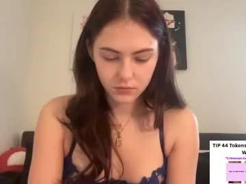 sarahxaoliver1 from Chaturbate