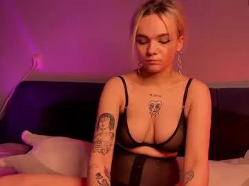 sararomoney from Chaturbate