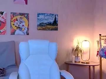sensuallucy233 from Chaturbate