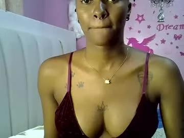 sexxyezzy_ from Chaturbate