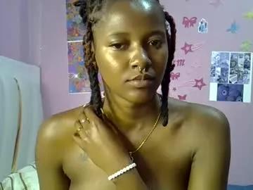 sexxyezzy_ from Chaturbate