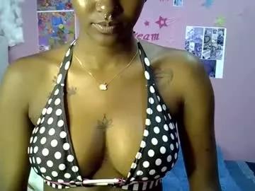 sexxyezzy_ from Chaturbate