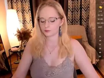 sheslinki from Chaturbate