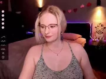 sheslinki from Chaturbate