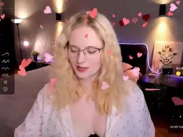 sheslinki from Chaturbate