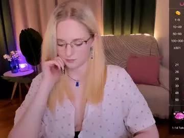 sheslinki from Chaturbate