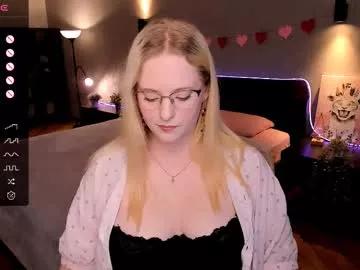 sheslinki from Chaturbate