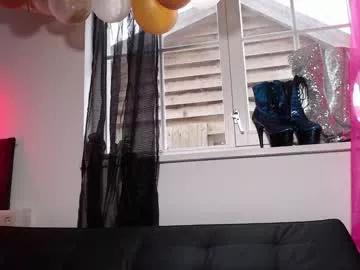 siswet19 from Chaturbate