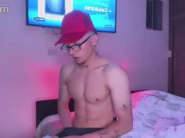 stronghardlatino from Chaturbate is Freechat