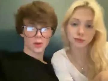 sweeetiee_couple from Chaturbate