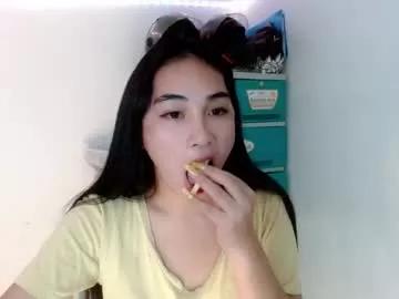 sweetlilly_18 from Chaturbate