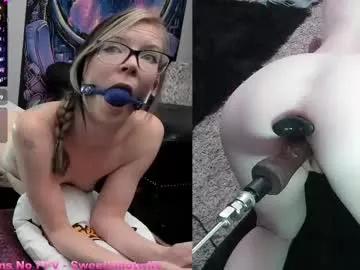 sweetlilraven from Chaturbate