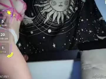 sweetnesscurly from Chaturbate