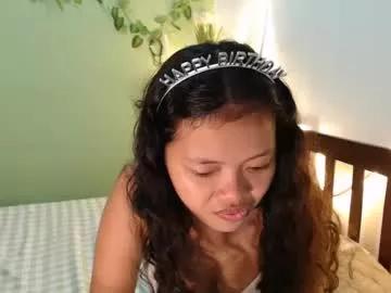sweetpetitedates from Chaturbate