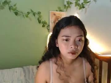 sweetpetitedates from Chaturbate