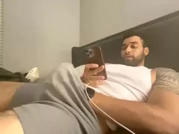 tallhandsumnhung from Chaturbate