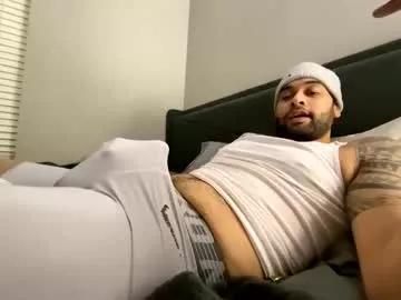tallhungnhandsum from Chaturbate