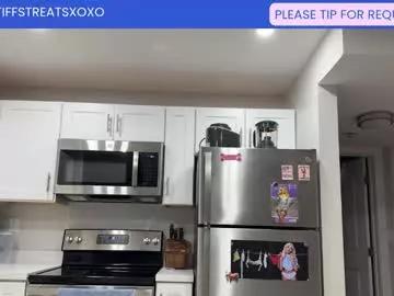 tiffstreatsxoxo from Chaturbate
