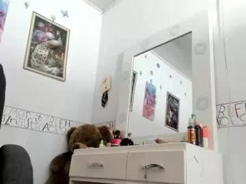 titsbiglili from Chaturbate