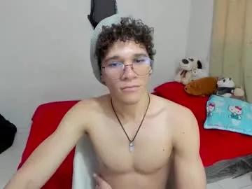 tom_blue10 from Chaturbate is Freechat