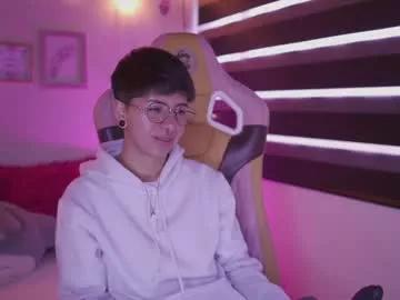 tommy_blue1 from Chaturbate