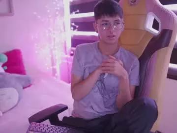tommy_blue1 from Chaturbate