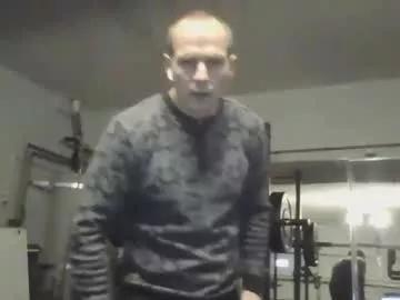 tommygunsfit from Chaturbate