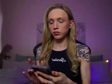 twiinkie_pie from Chaturbate