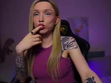 twiinkie_pie from Chaturbate