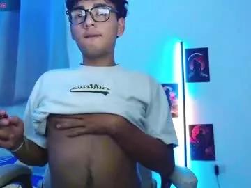 Valentin_peach webcams show profile image 