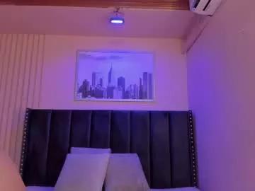 viiolett_lee from Chaturbate