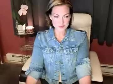 vivianluxe from Chaturbate