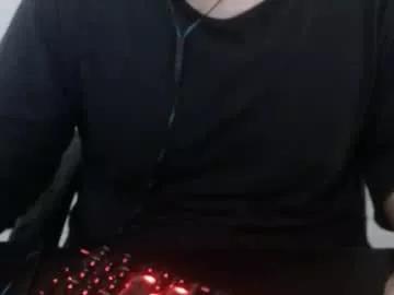 wellingtont from Chaturbate