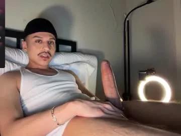 xmomentumx from Chaturbate