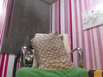 xxrowenatastycockforyouxx from Chaturbate