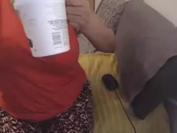 xxxbustybabe27x from Chaturbate