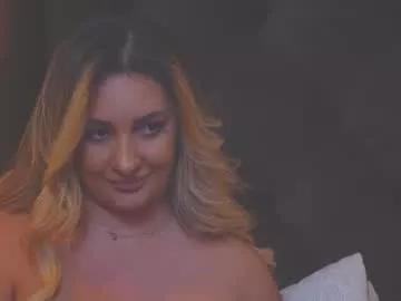 yaracollins from Chaturbate