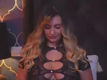 yaracollins from Chaturbate