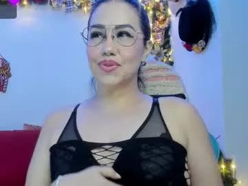yelena_owens from Chaturbate