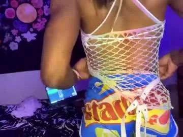 yelladaniella from Chaturbate