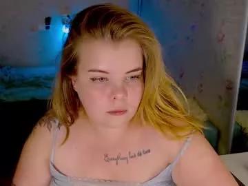 yumm_lolly from Chaturbate