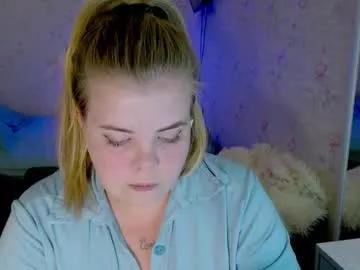 yumm_lolly from Chaturbate